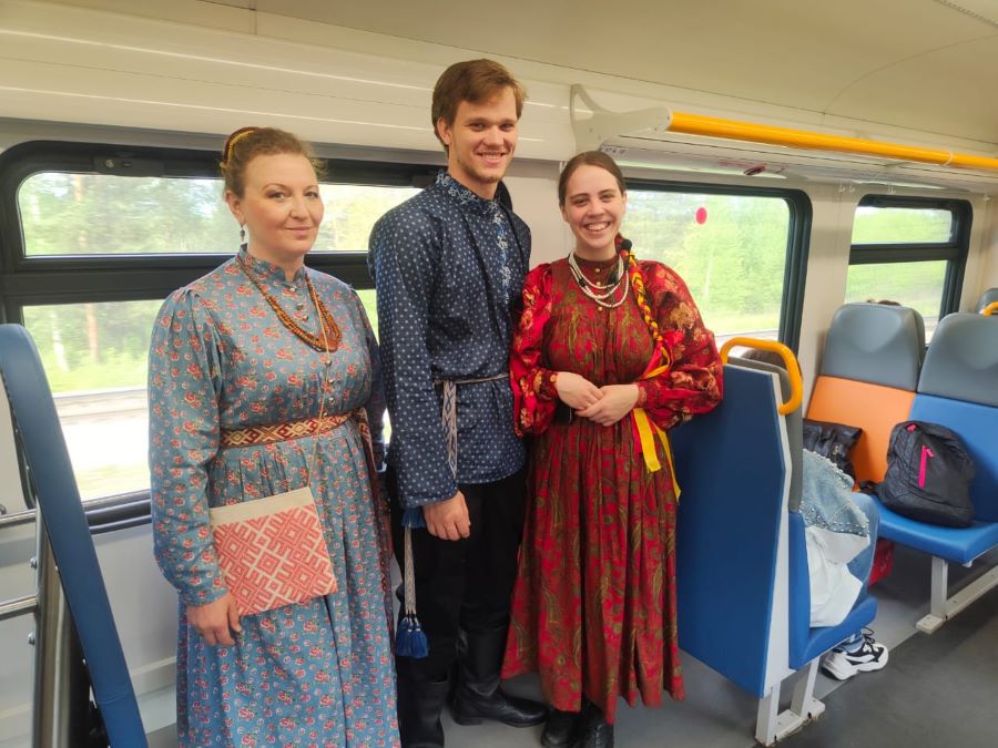 Туристы Екатеринбурга прокатились на «казачьем» поезде