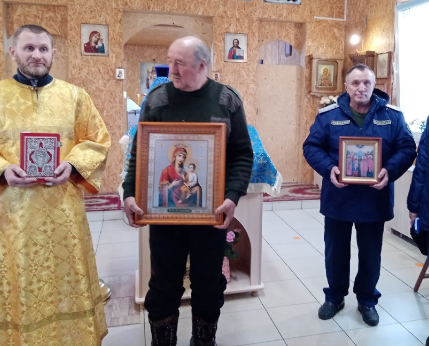 Казаки станицы имени Дутова посетили престольный праздник местного храма 