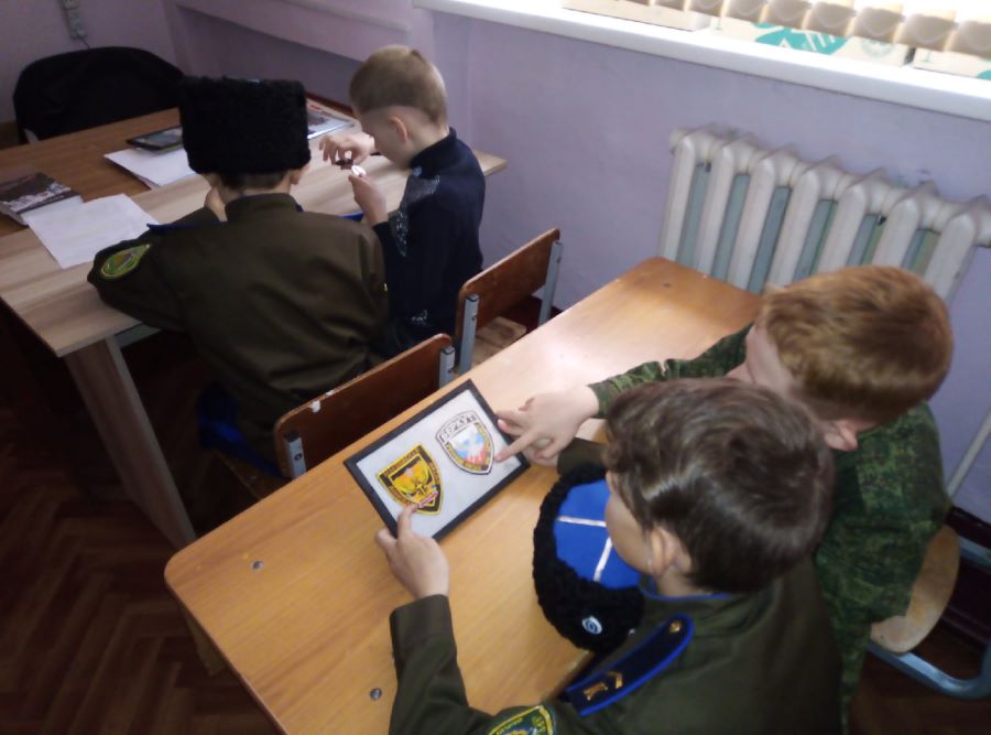 В селе Агаповка Челябинской области казачий атаман поговорил с детьми о ситуации в Донбассе