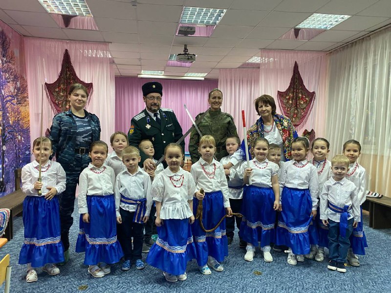 «Наша задача – воспитать личность на традициях казачества»: в детском саду Челябинска открылась казачья группа