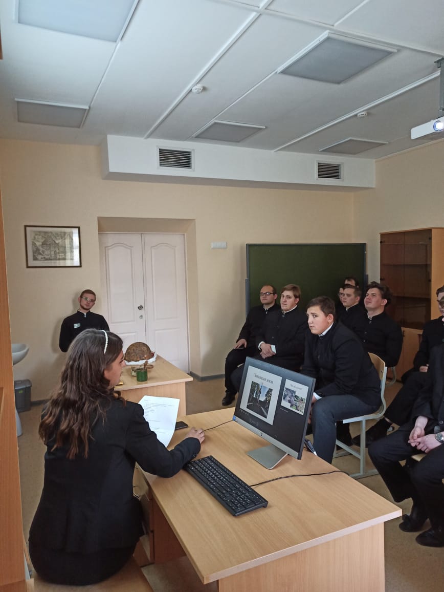 В Екатеринбургской духовной семинарии прошла лекция о поисковом движении