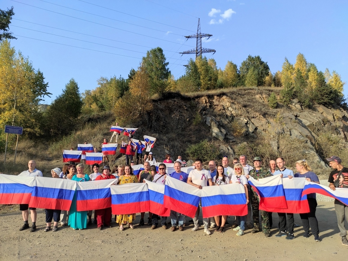 Как казаки Второго отдела ОКВ отметили День Государственного флага Российской Федерации