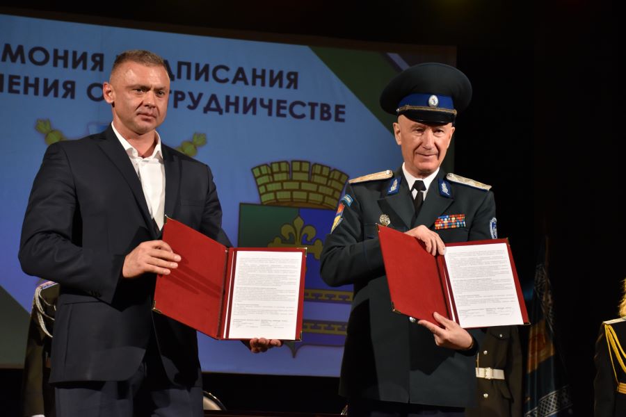 Администрация городского округа Богданович укрепляет сотрудничество с Оренбургским казачьим войском