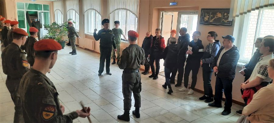 Как проходит учеба кадет в Златоусте, рассказали школьникам на дне открытых дверей