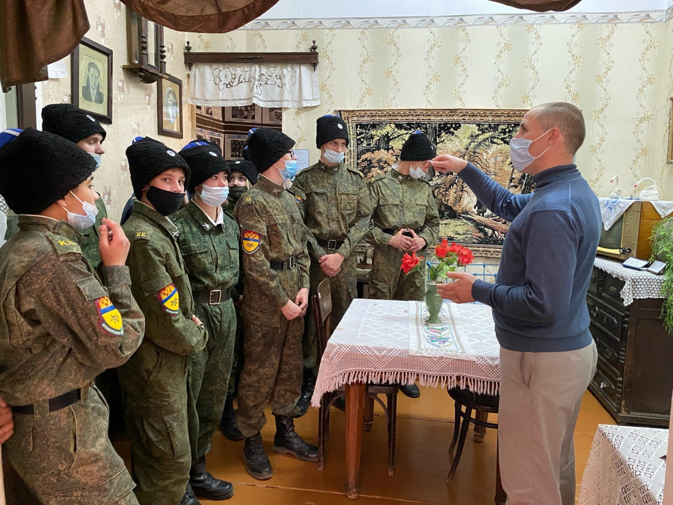 Верхнеуральские кадеты ознакомились с экспозицией краеведческого музея