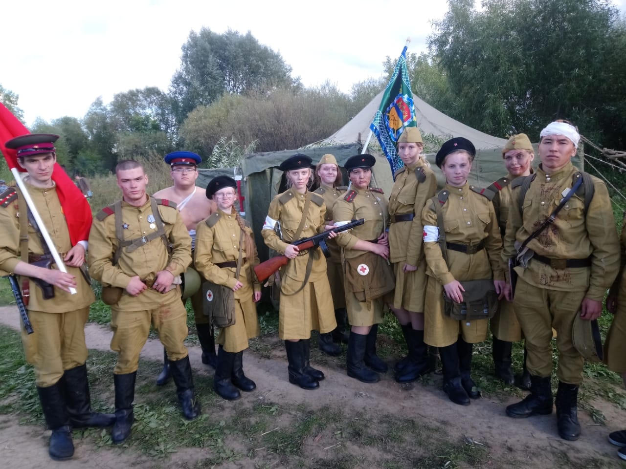 Команда Красноуфимского педагогического колледжа приняла участие в военной реконструкции «Штурм Днепра частями 152-ой стрелковой дивизии»