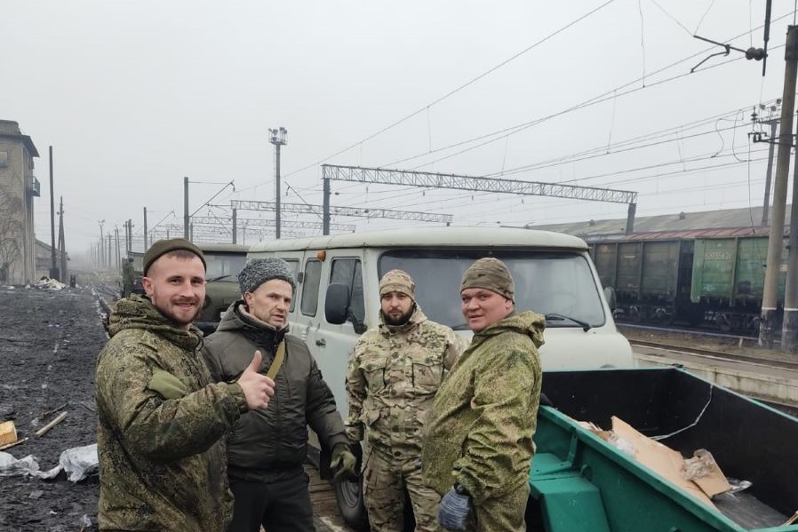 Казаки «Исетской линии» встретили гуманитарный груз и технику в ЛНР
