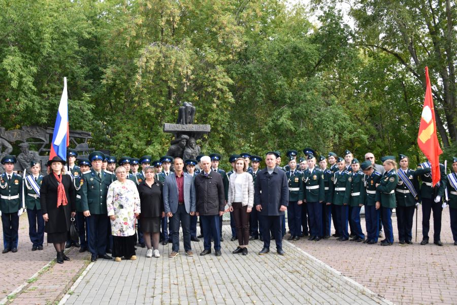 Школьникам и кадетам Екатеринбурга напомнили о героях Великой Отечественной войны