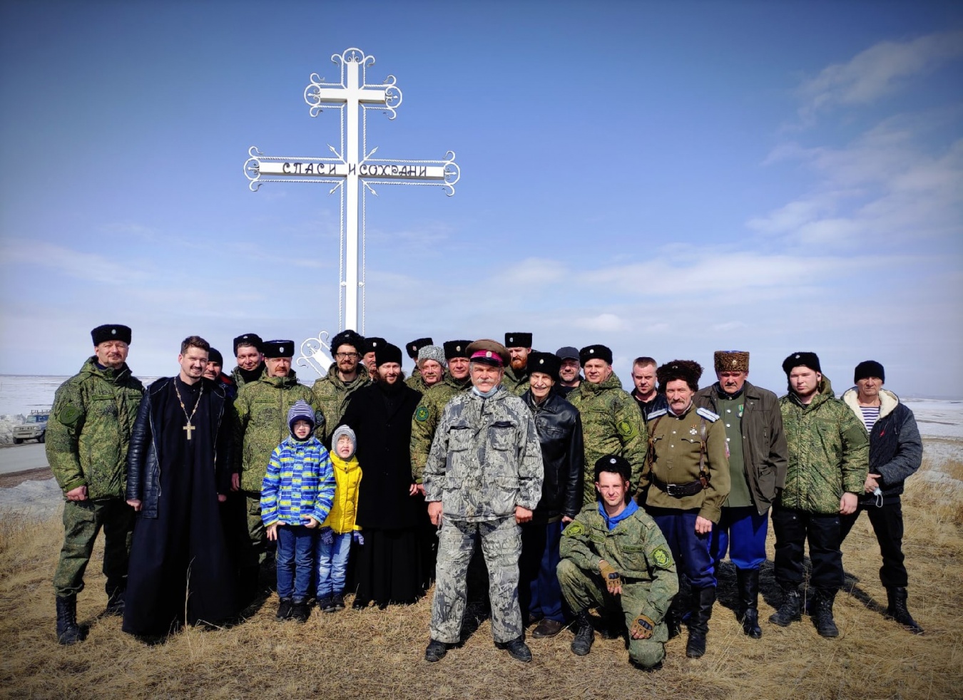Магнитогорские казаки приняли участие в освещении восстановленного поклонного креста 