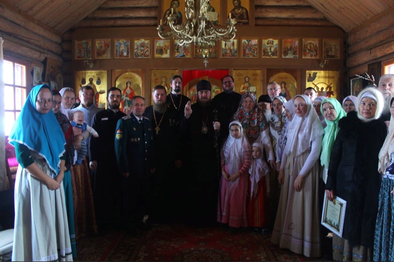 Духовника и казаков станицы «Верх-Нейвинская» отметили епархиальными наградами