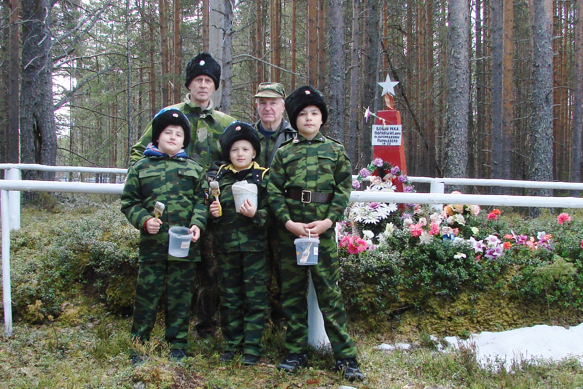 Казаки представительства ОКВ в Карелии благоустроили воинские захоронения 