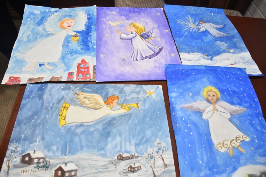 Дети нарисовали ангелов-хранителей бойцам казачьего отряда