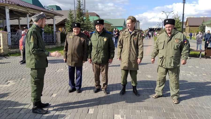 Казаки Оренбурга следили за общественным порядком на Дне народов