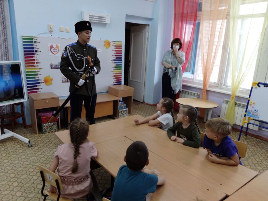 Кадеты Богдановича посетили воспитанников подшефных детских садов