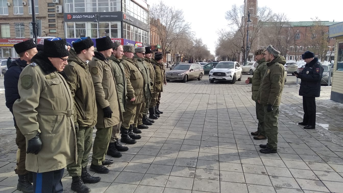 Казаки Первого отдела ОКВ помогли контролировать общественный порядок в Оренбурге