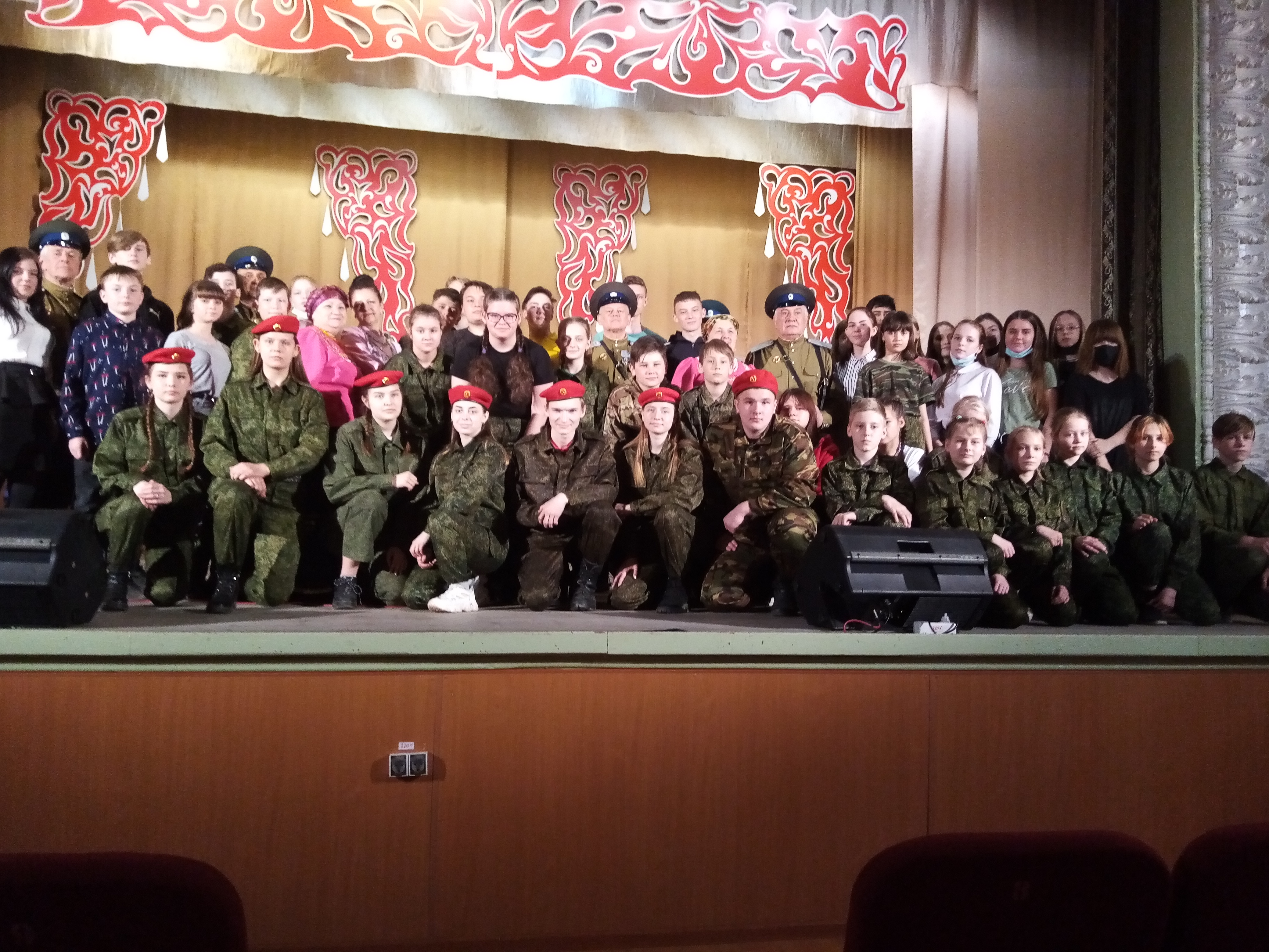 Тавдинские казаки проводят встречи с молодежью, посвященные 76-летию Победы 