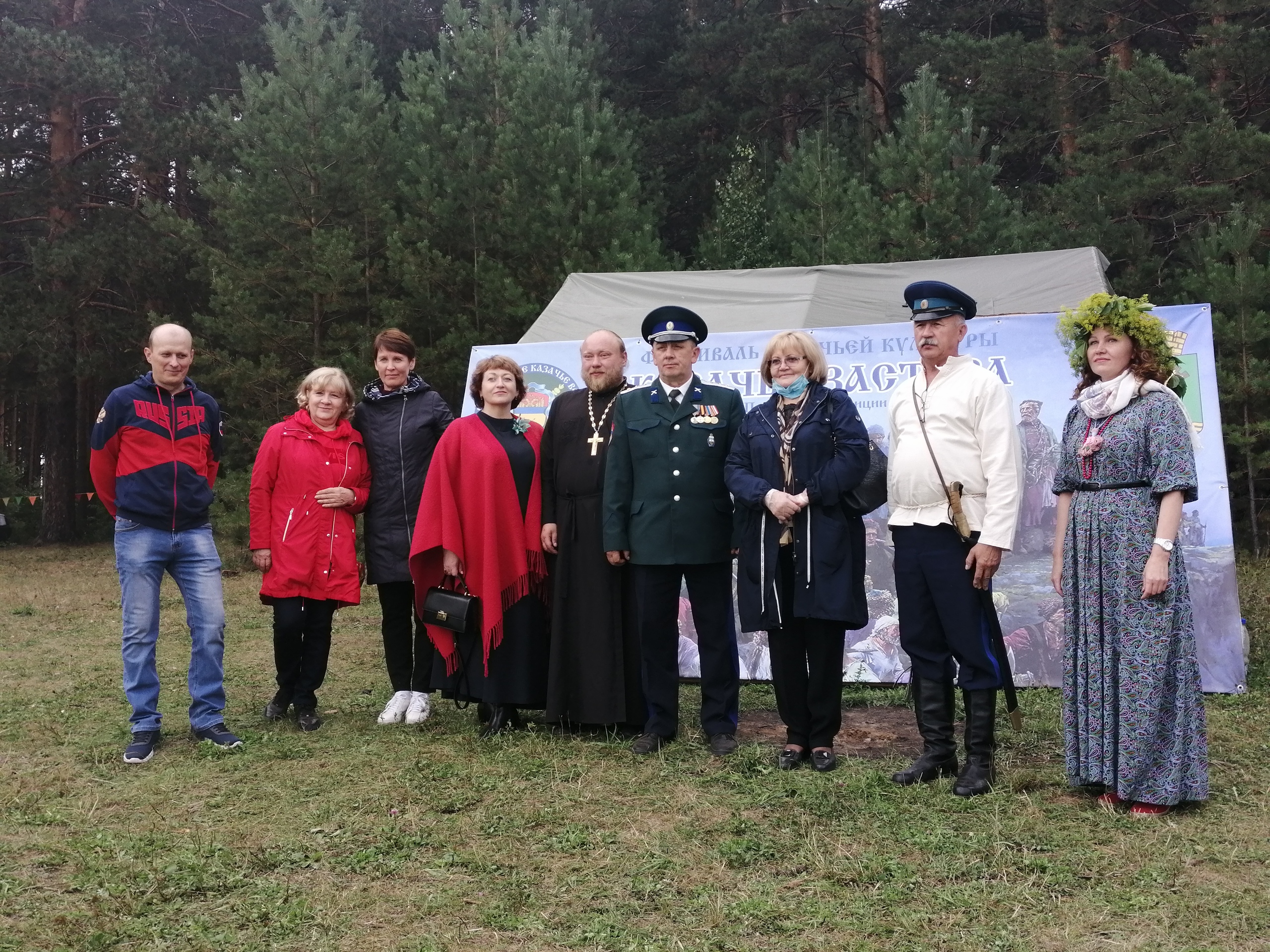 В Талице Свердловской области казаки организовали фестиваль казачьей культуры "Казачья застава у горы Гляден. Продолжая традиции"