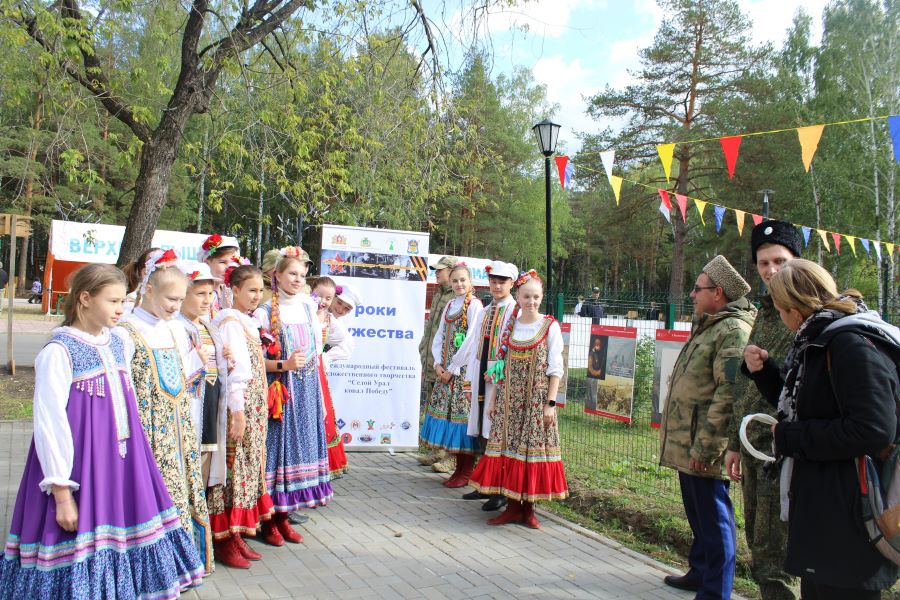 Планшетная выставка о казачестве «побывала» в Верхней Пышме