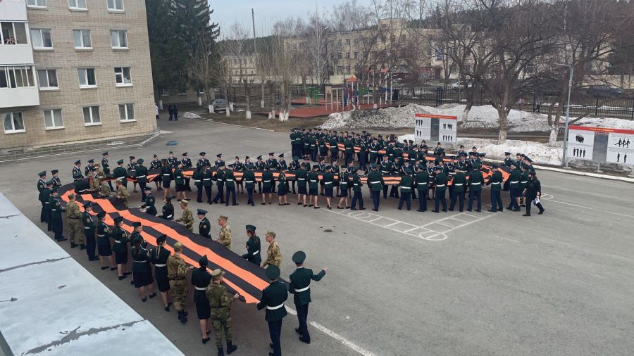 Кадеты Екатеринбурга поддержали Российскую армию