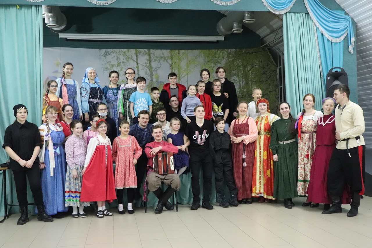 Масленичная казачья вечёрка собрала молодёжь в Екатеринбурге