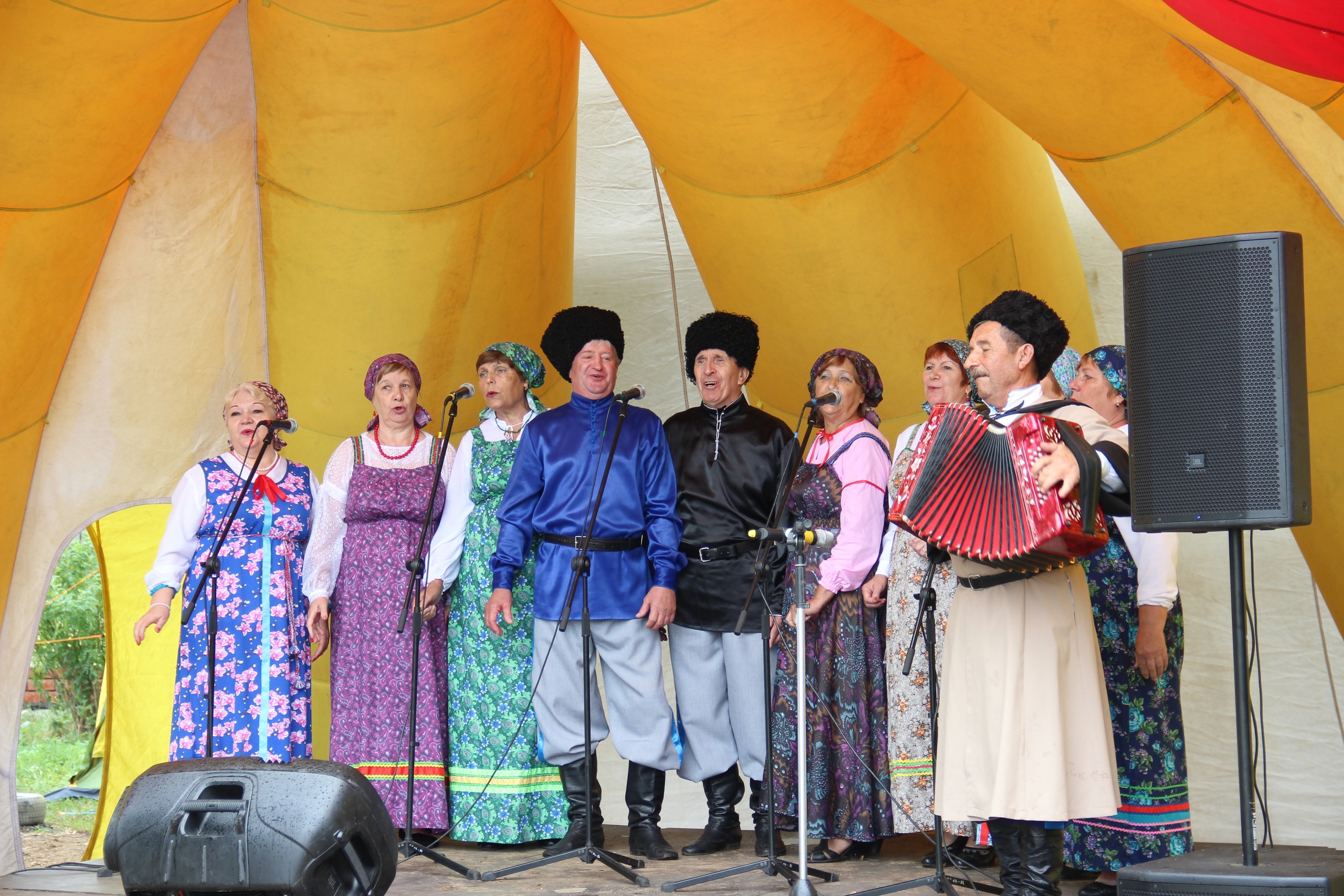 В Черноусово состоялся фестиваль казачьей культуры «Белый Яр»