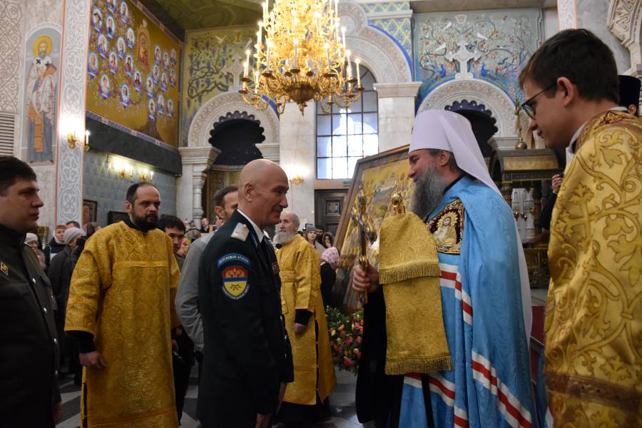 Атаманы Оренбургского казачьего войска соборно помолились в Храме на Крови в день Собора Екатеринбургских святых