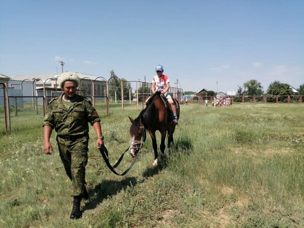 В Челябинской области прошло знакомство детей с военным искусством казаков