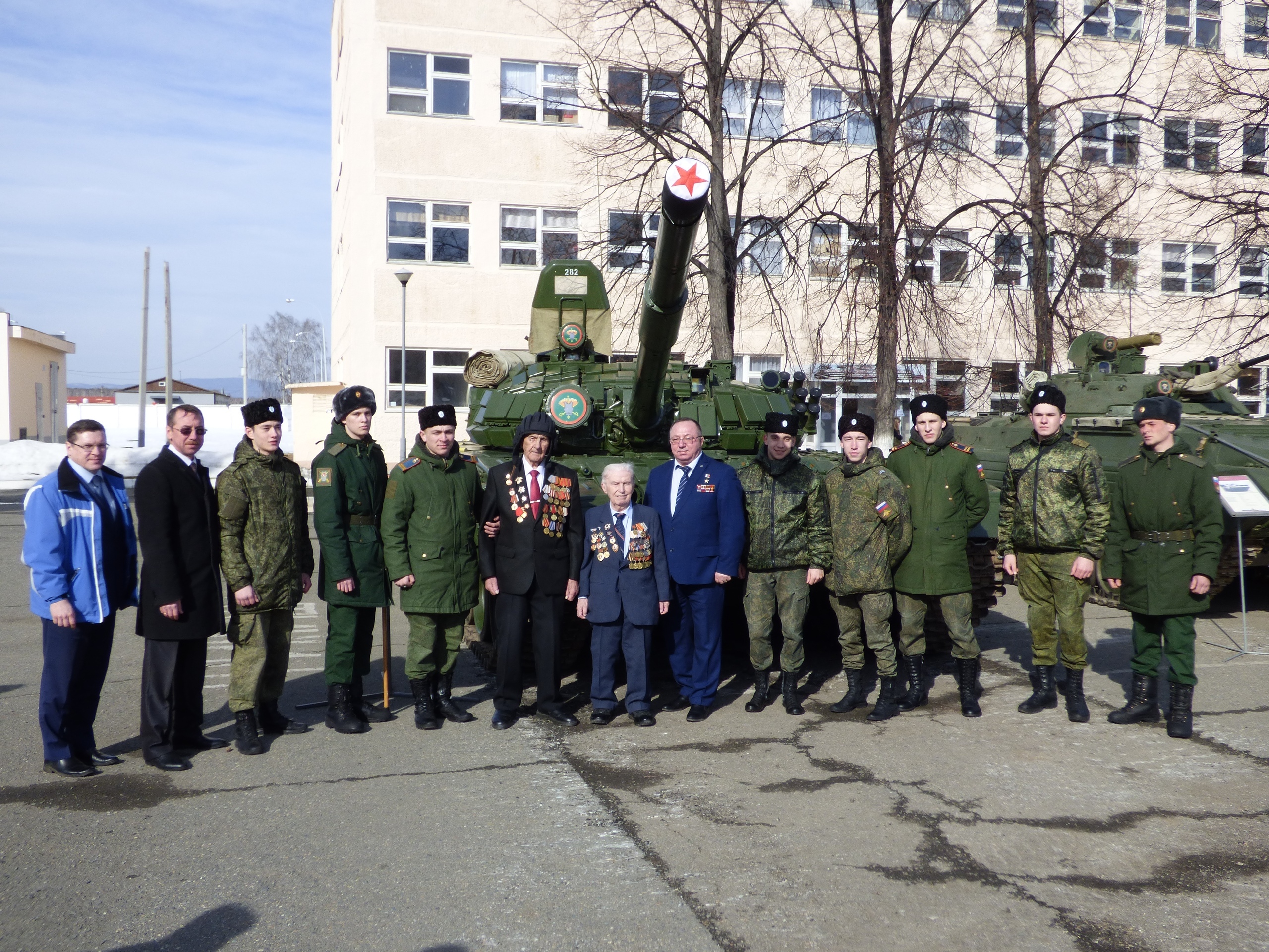 Златоустовские кадеты встретились с ветеранами Великой Отечественной войны