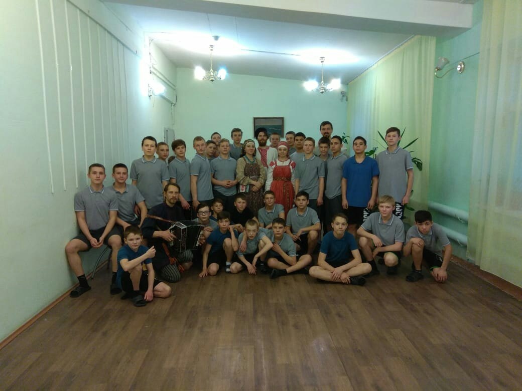 Активисты Молодежной казачьей организации провели задорную вечерку
