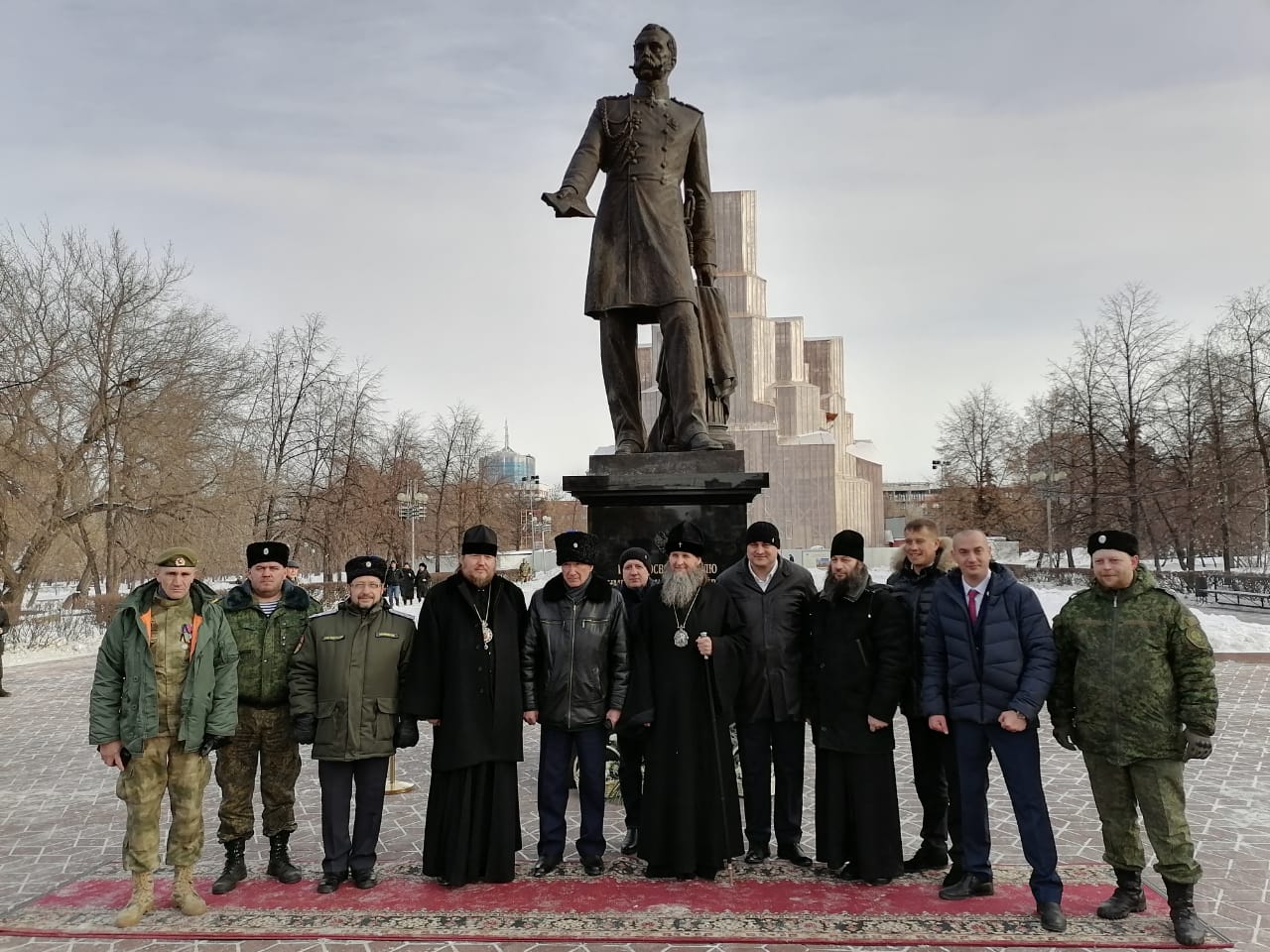 Войсковой атаман принял участие в открытии памятника царю-освободителю в Челябинске