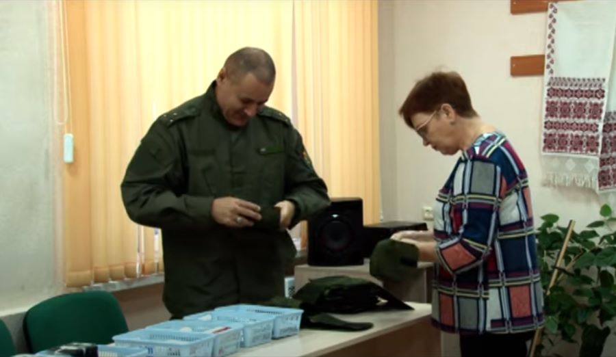 «Чем можем – поможем»: атаман в Карпинске комплектует аптечки