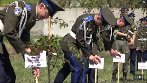 ВИДЕО: в Богдановическом казачьем кадетском корпусе появилась «Аллея выпускников»