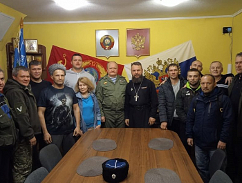 Силами казаков и общественников из Екатеринбурга на Донбасс отправилась фура с гуманитарной помощью