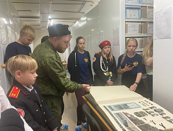 В Челябинске казачий поисковый отряд посетил Государственный архив